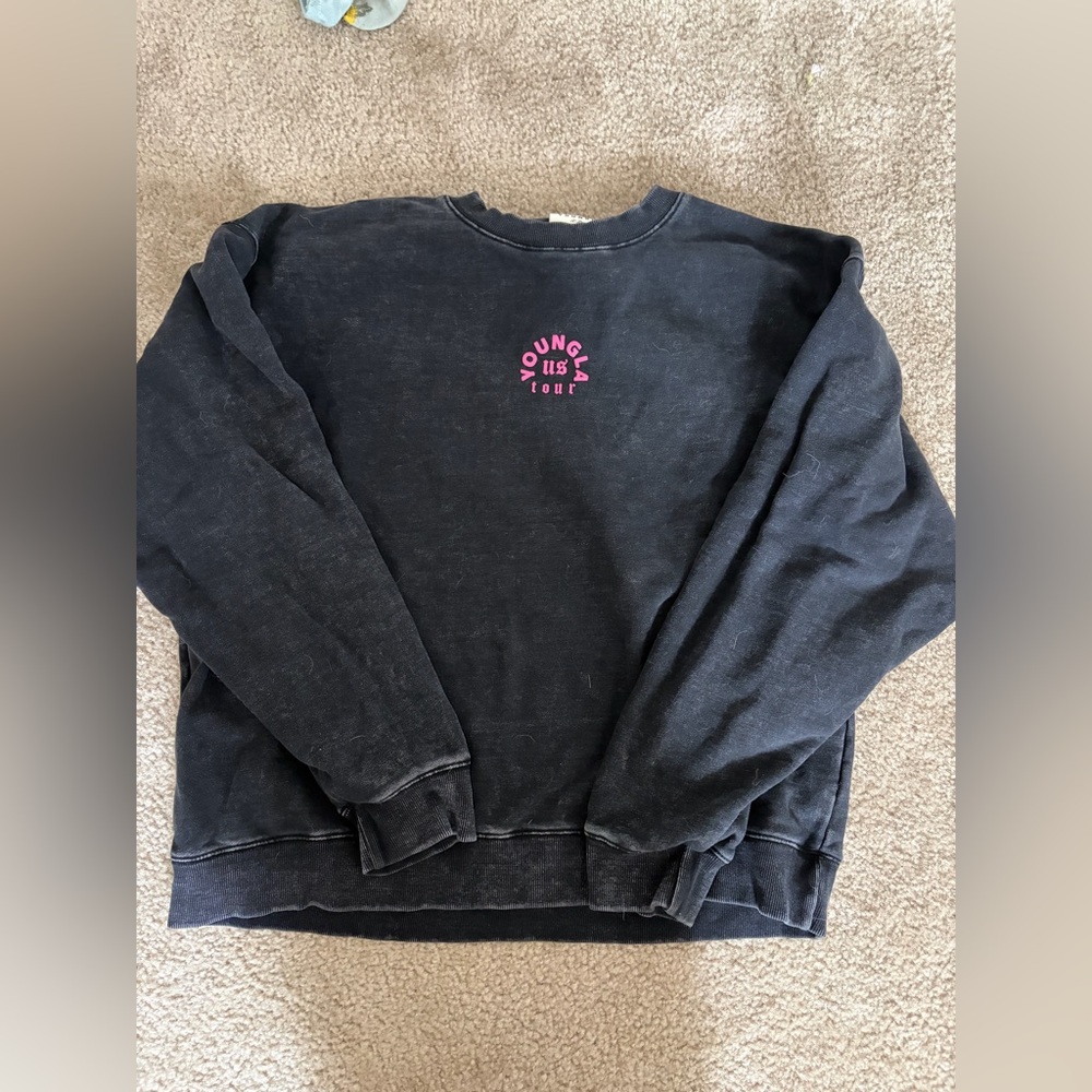 youngla crewneck